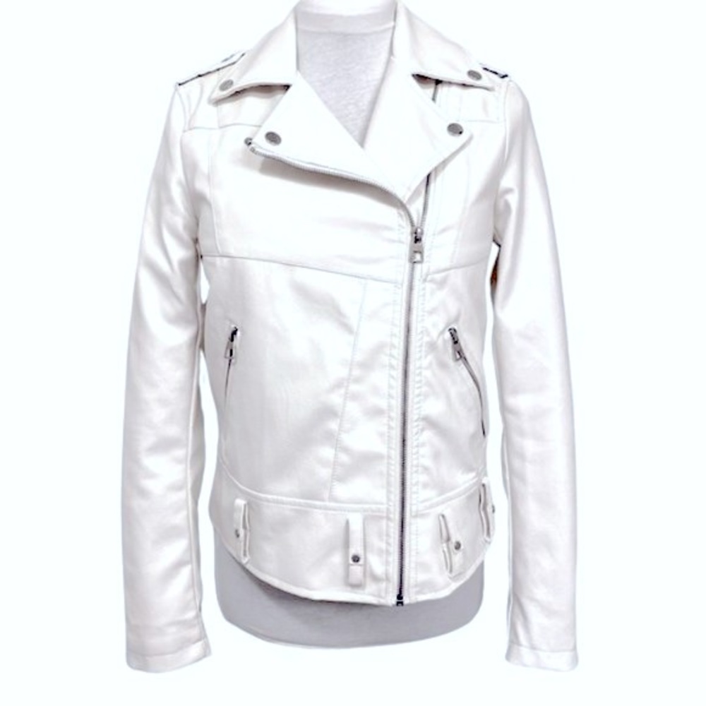 Vera Moda women's faux leather moto jacket lapel collar w zipper detail.…